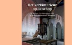 Het kerkinterieur op de schop