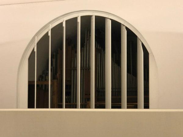 Orgel achter luiken